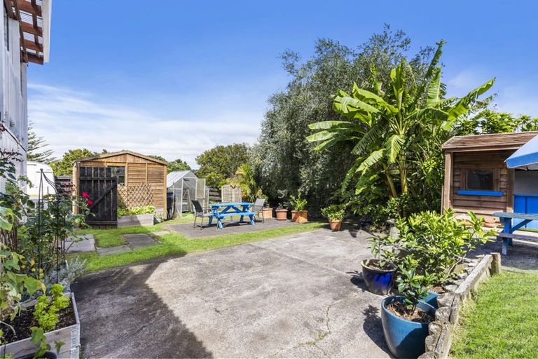 Photo of property in 32 Windy Ridge Road, Glenfield, Auckland, 0629