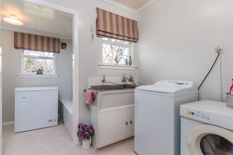 Photo of property in 73 Park Road, Carterton, 5713