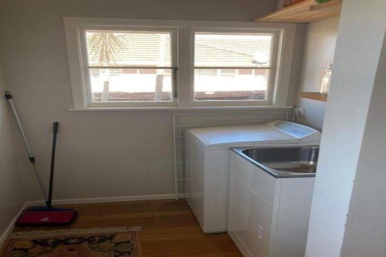 Photo of property in 6 Geelong Place, Burnside, Christchurch, 8053