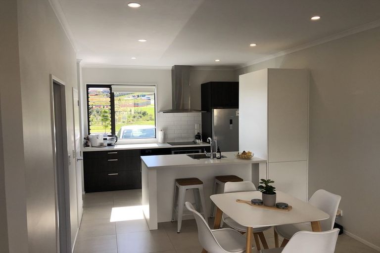 Photo of property in 3 Cambie Avenue, Red Beach, 0932