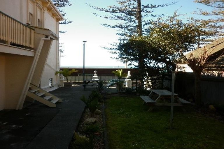 Photo of property in 29 Marine Parade, Bluff Hill, Napier, 4110