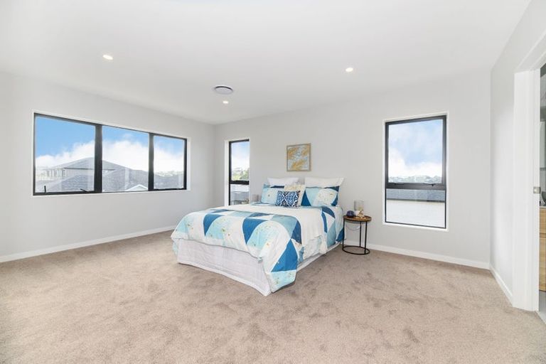 Photo of property in 5 Kate Duncan Drive, Swanson, Auckland, 0614