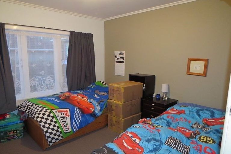 Photo of property in 82 Ocean View Road, Northcote, Auckland, 0627