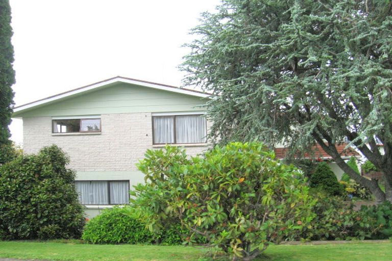 Photo of property in 55 Omokoroa Road, Omokoroa, 3114