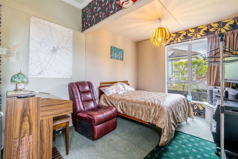 Photo of property in 16 Irving Street, Gore, 9710