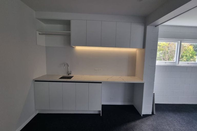 Photo of property in 4 Kerrymaria Place, Hillcrest, Auckland, 0627