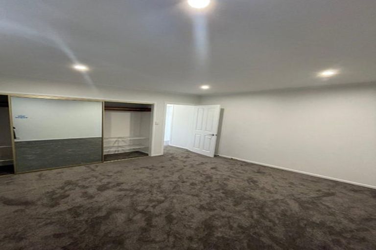 Photo of property in 8 Wyman Place, Pakuranga Heights, Auckland, 2010