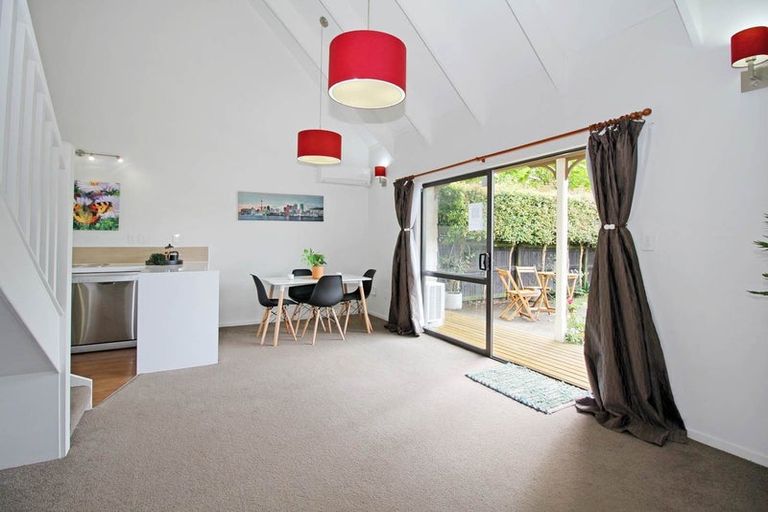 Photo of property in 10/58 Manuroa Road, Takanini, 2112