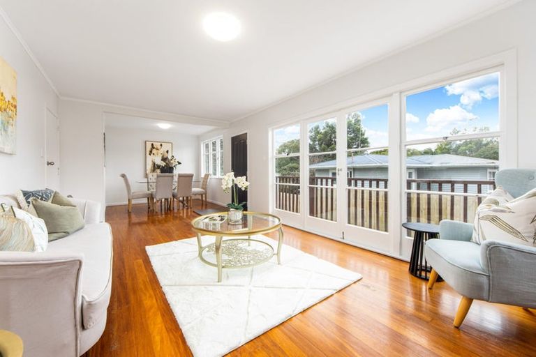 Photo of property in 114 Edmonton Road, Henderson, Auckland, 0612