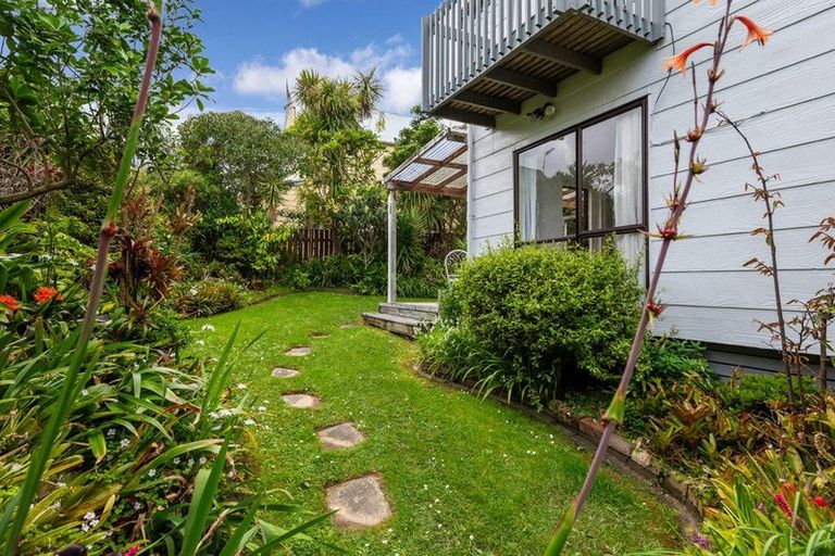 Photo of property in 2/38 Gatman Street, Birkdale, Auckland, 0626