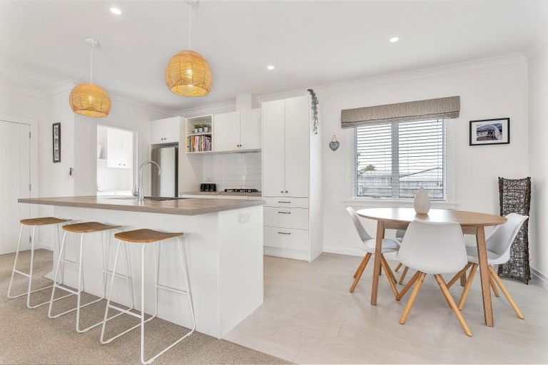 Photo of property in 54a Cloten Road, Stratford, 4332