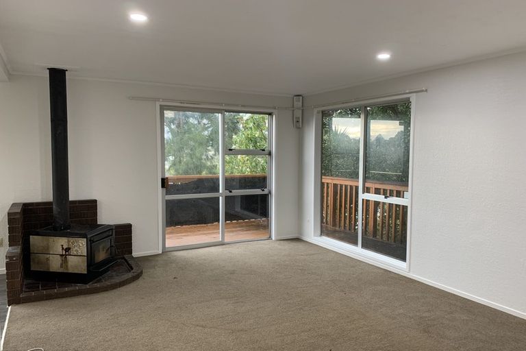 Photo of property in 14 Kilcar Place, Massey, Auckland, 0614