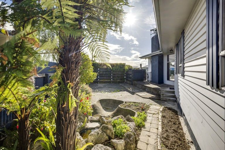 Photo of property in 5 Elliott Street, Taradale, Napier, 4112