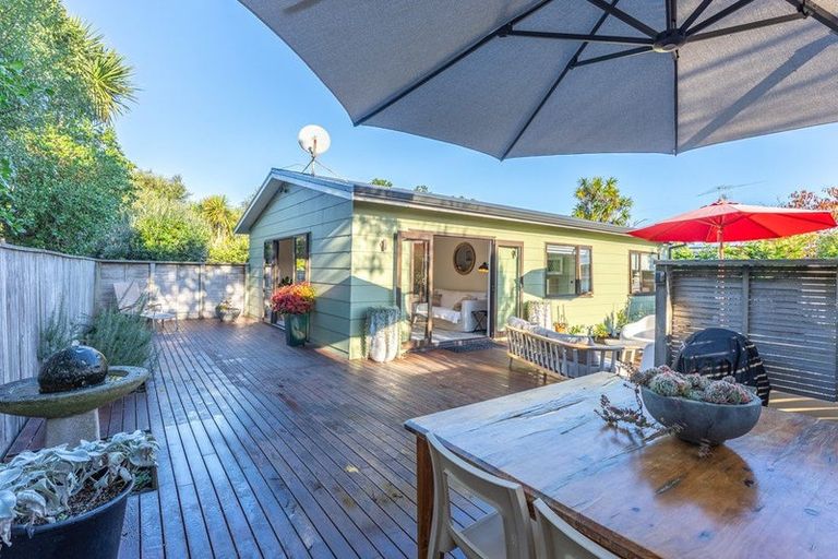 Photo of property in 27a Rauparaha Street, Waikanae Beach, Waikanae, 5036