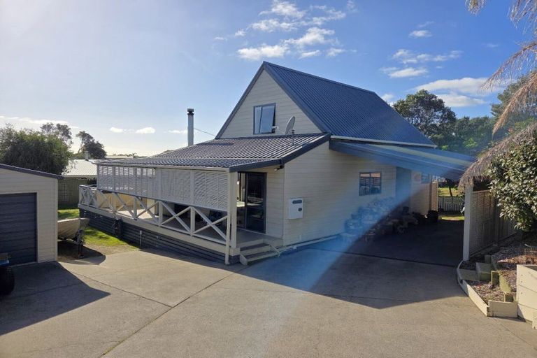 Photo of property in 107 Rimu Place, Matarangi, Whitianga, 3592