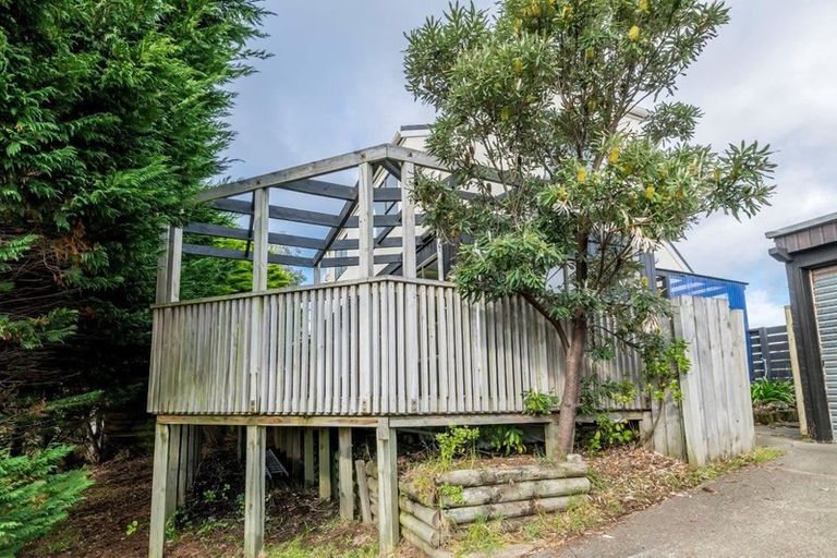 Photo of property in 10 Frances Street, Waikanae Beach, Waikanae, 5036