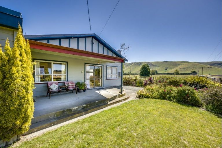 Photo of property in 32 Poukawa Road, Poukawa, Hastings, 4178