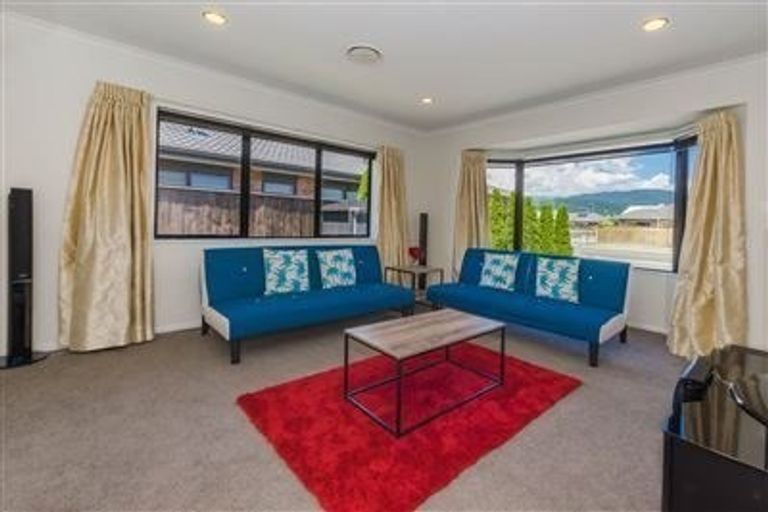 Photo of property in 8 Gandalf Crescent, Paraparaumu, 5032