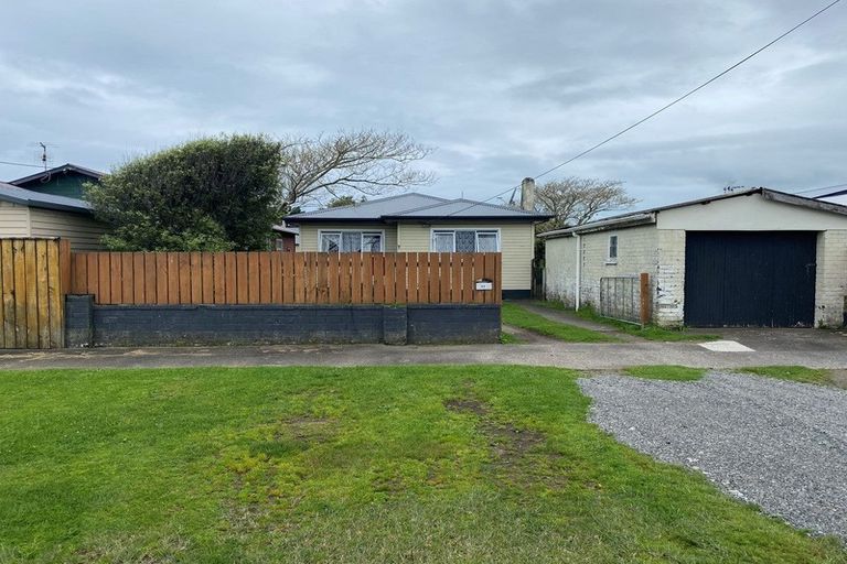 Photo of property in 66 Domett Street, Waitara, 4320