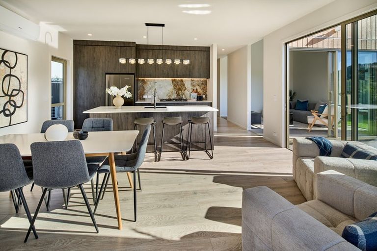 Photo of property in 26 Koreke Close, Kenepuru, Porirua, 5022