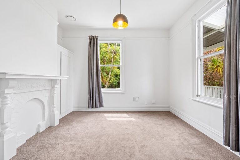 Photo of property in 100 Gladstone Road, Dalmore, Dunedin, 9010