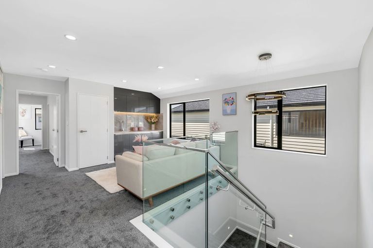 Photo of property in 22 Korowhiti Road, Clarks Beach, 2122