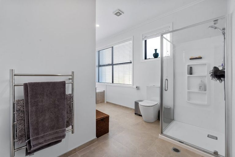 Photo of property in 4 Marine Parade, Hobsonville, Auckland, 0616