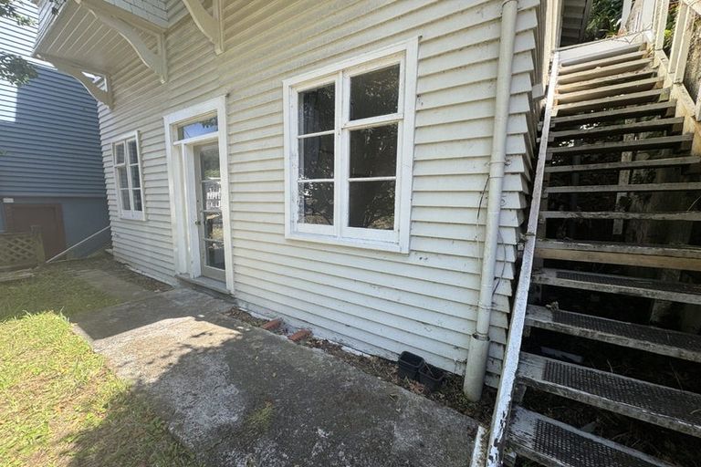 Photo of property in 35 Adams Terrace, Aro Valley, Wellington, 6021