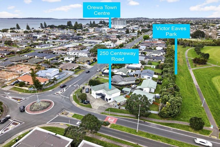 Photo of property in 250 Centreway Road, Orewa, 0931