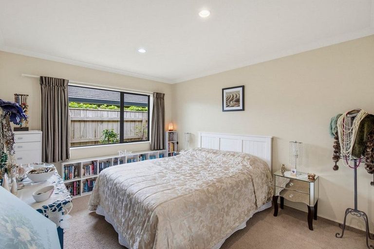 Photo of property in 143 Milne Drive, Paraparaumu, 5032