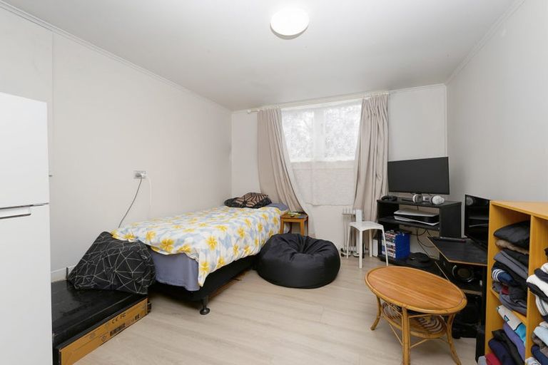 Photo of property in 35 Nile Road, Kelston, Auckland, 0602