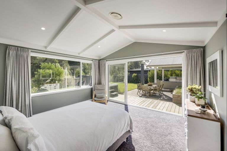 Photo of property in 22 Taruna Place, Havelock North, 4130