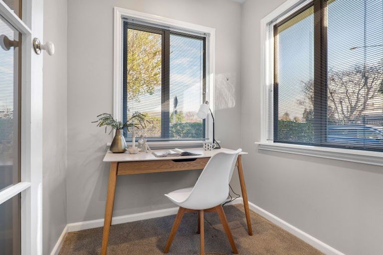 Photo of property in 100 Memorial Avenue, Ilam, Christchurch, 8053