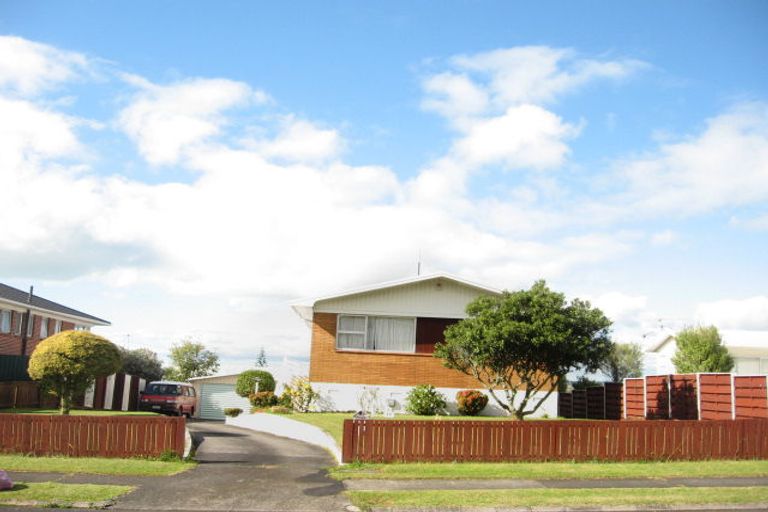 Photo of property in 10 Chatsworth Crescent, Pakuranga Heights, Auckland, 2010