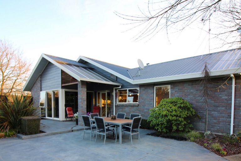 Photo of property in 258 Thornton Road, Cambridge, 3496