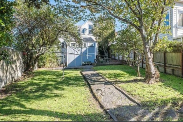 Photo of property in 6 Newman Terrace, Thorndon, Wellington, 6011