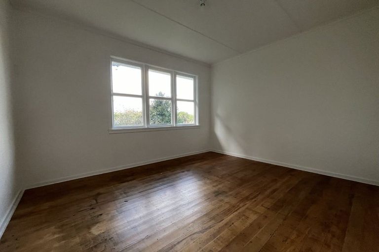 Photo of property in 17 Collingwood Road, Waiuku, 2123