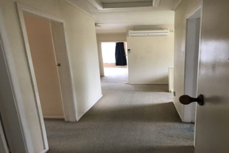 Photo of property in 92 Ironside Road, Johnsonville, Wellington, 6037