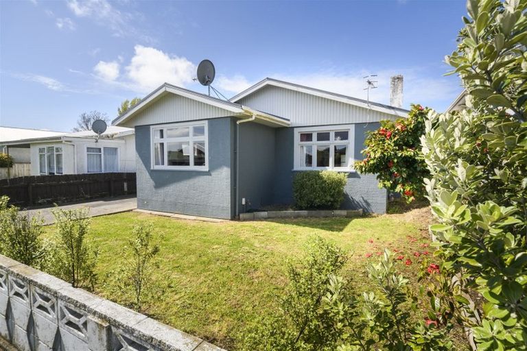 Photo of property in 15 Waldegrave Street, Palmerston North, 4410
