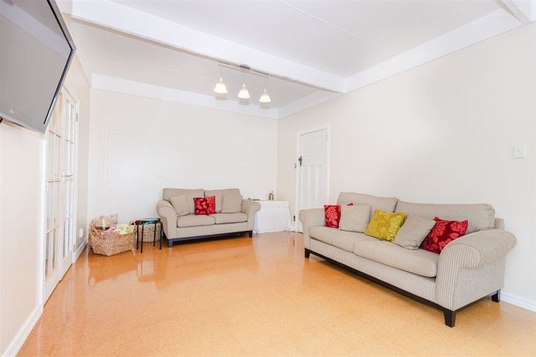 Photo of property in 107 Gonville Avenue, Gonville, Whanganui, 4501