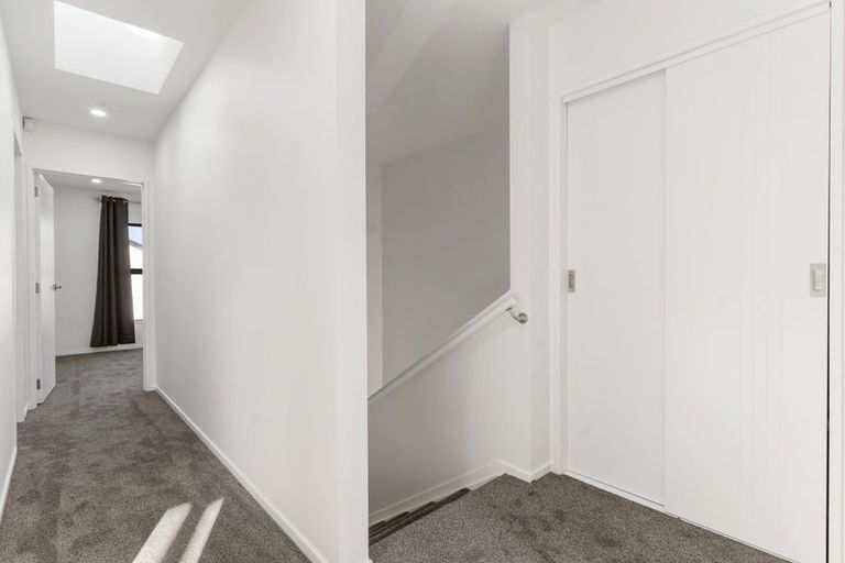 Photo of property in 2b Melleray Place, Randwick Park, Auckland, 2105