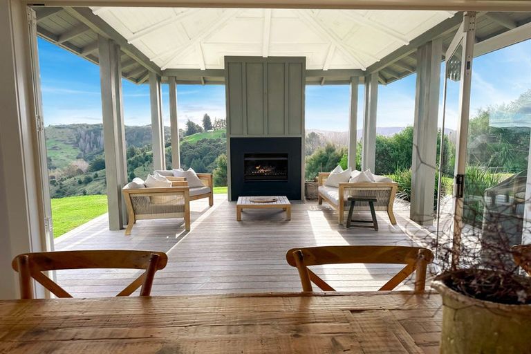 Photo of property in 14 Heipipi Drive, Eskdale, Napier, 4182