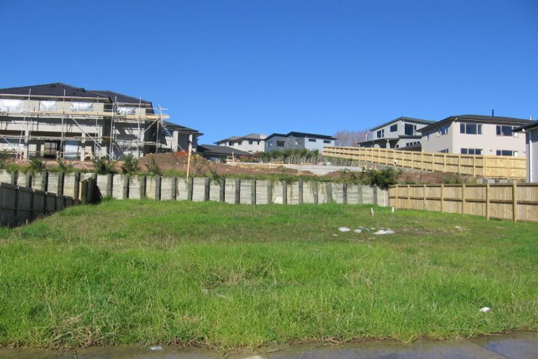 Photo of property in 6 Newbury Place, Schnapper Rock, Auckland, 0632