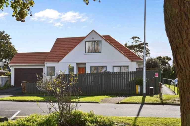 Photo of property in 2/2 School Road, Belmont, Auckland, 0622