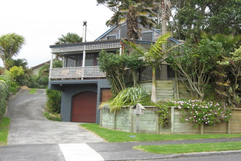 Photo of property in 9 Shearer Drive, Oakura, 4314