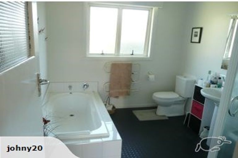 Photo of property in 8 Alison Street, Hamilton Lake, Hamilton, 3204