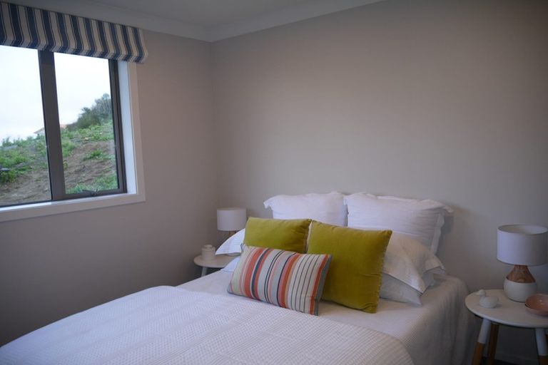 Photo of property in 25 Grumman Lane, Newlands, Wellington, 6037