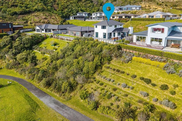 Photo of property in 7 Manapouri Lane, Aotea, Porirua, 5024