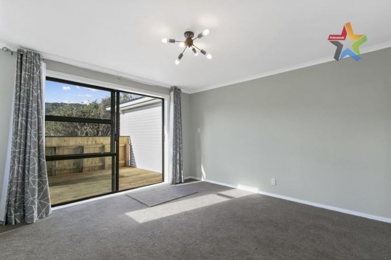 Photo of property in 121 Wellington Road, Wainuiomata, Lower Hutt, 5014