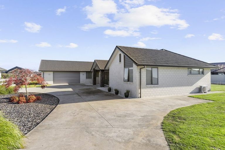 Photo of property in 51 Baxter Michael Crescent, Cambridge, 3434